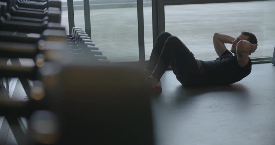 A man does sit ups