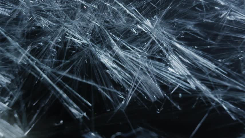 Crystallization of freezing water