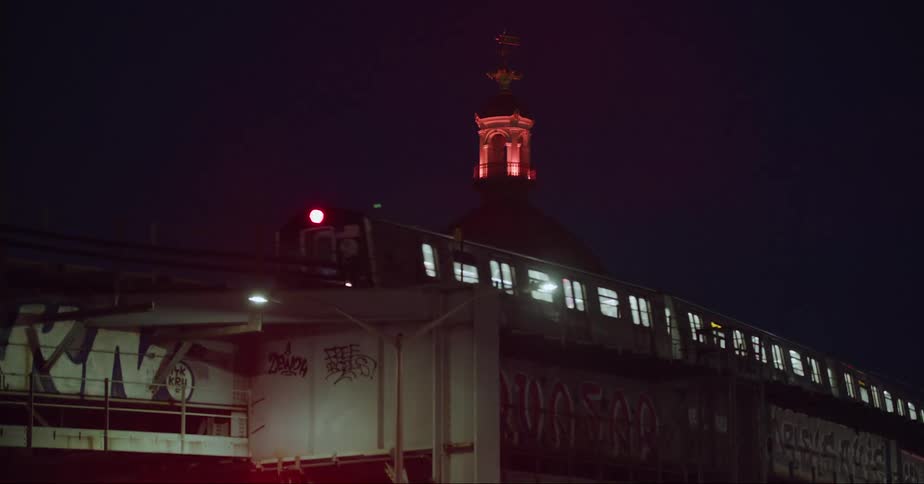 The train passes by in the dark