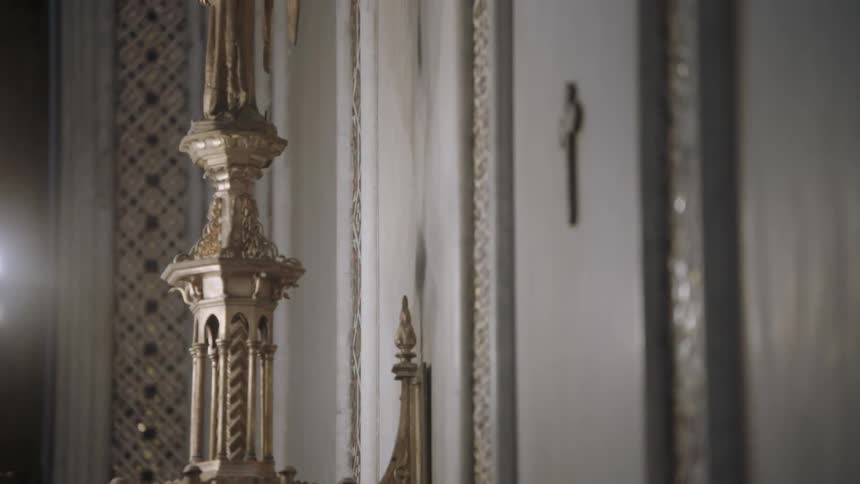 An angel on a pillar