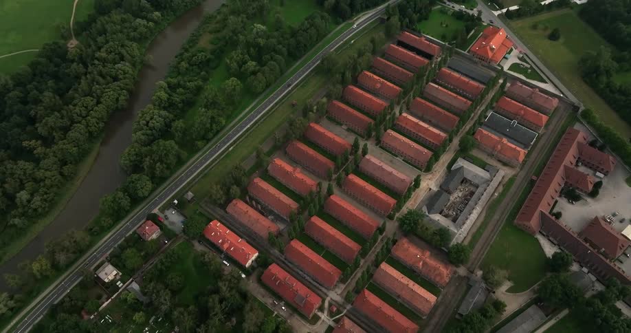Thehomes are close together by the road