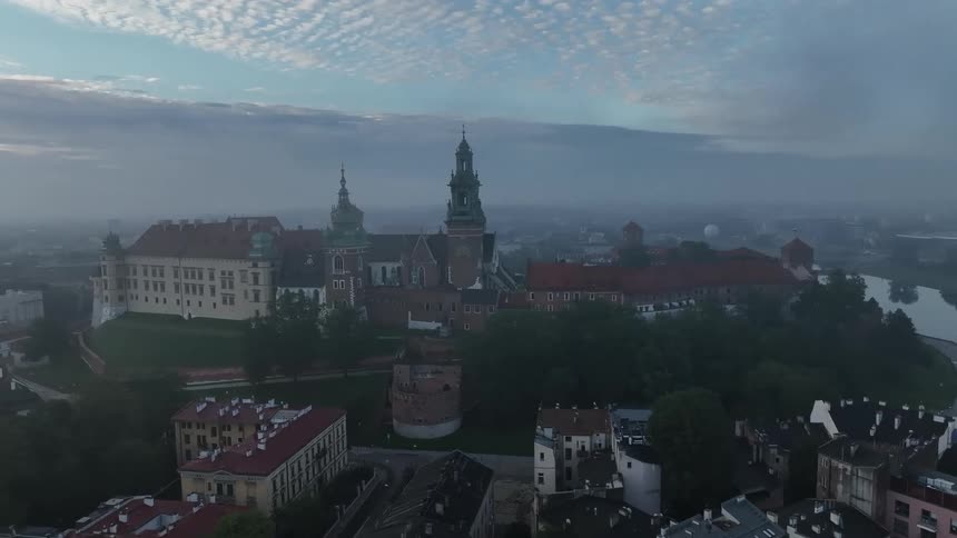 Aerial view ofwawel complex with castle and cathedral in the city