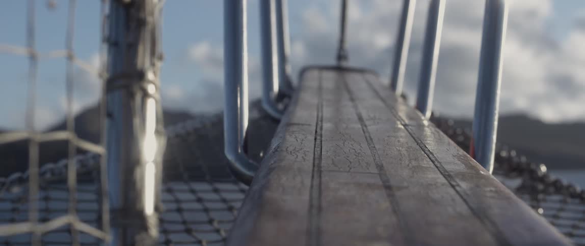 A picture of a piece or front of a boat close up