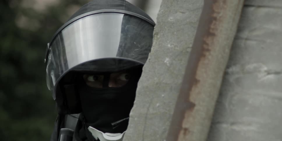 A swat team approaches their target