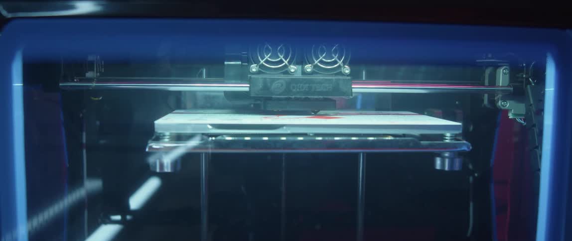The 3d printer is forming an item
