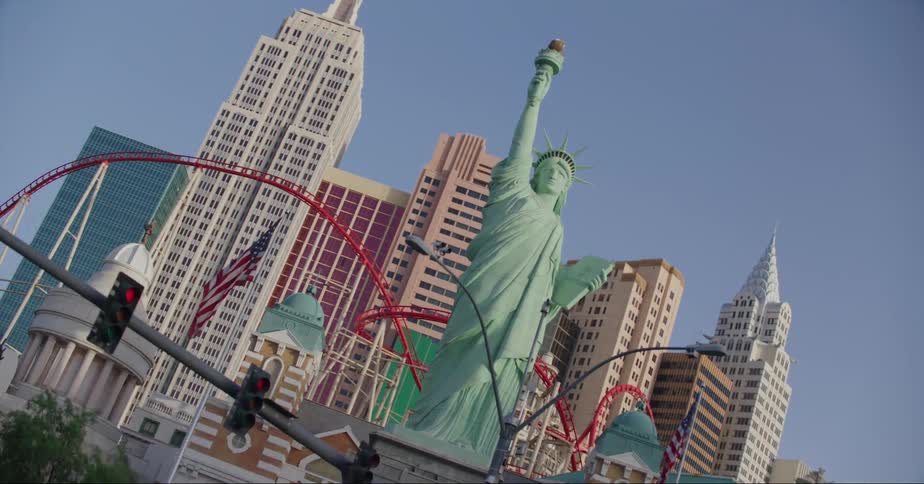 Statue of liberty and new york city skyline models in las vegas