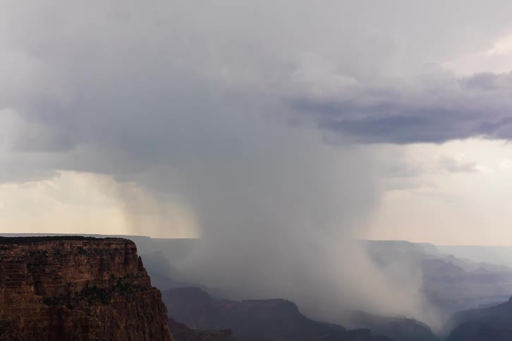 A monsoon storm and downburst is brewing at the Grand Canyon