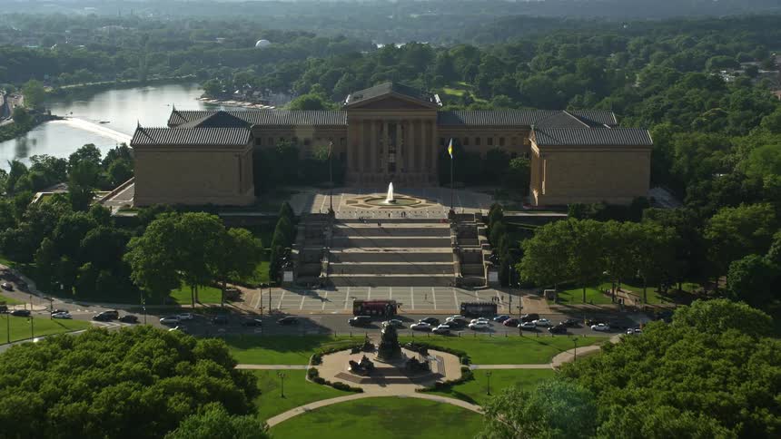 Approaching Washington Monument fountain and Philadelphia Museum of Art from above