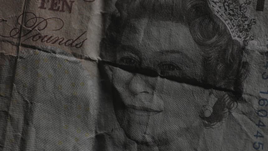 Light slowly shows money