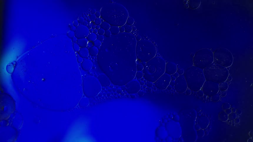 Clear bubbles in oil then turning blue