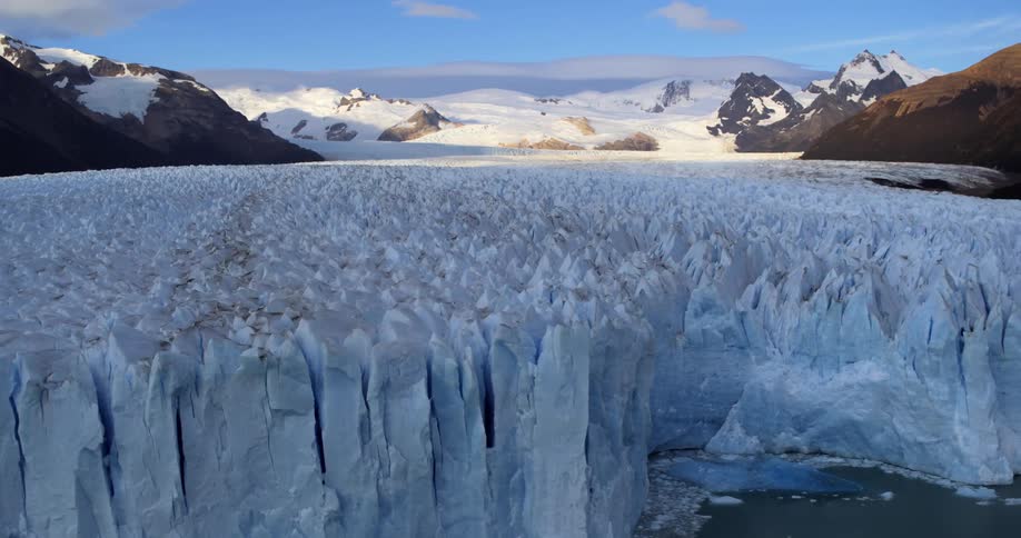 The view is of the arctic area around the winter time