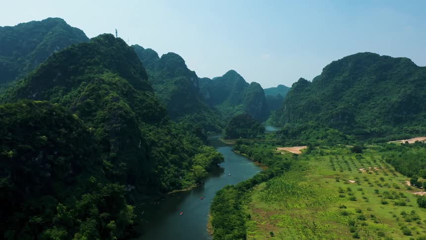 The view is of the nature area in the middle of the day time