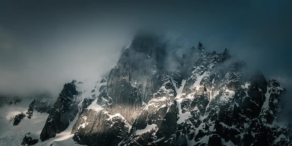 The view is of the arctic around the winter time