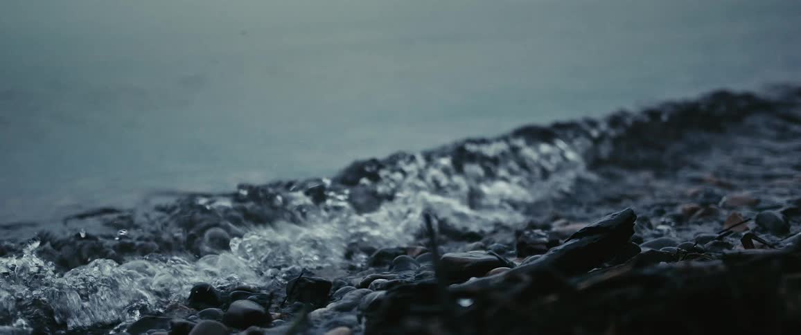 Close up view of ocean waves moving towards the coast