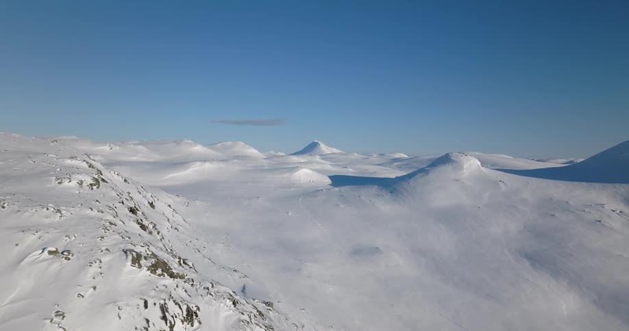 The view is of the arctic area around the winter time