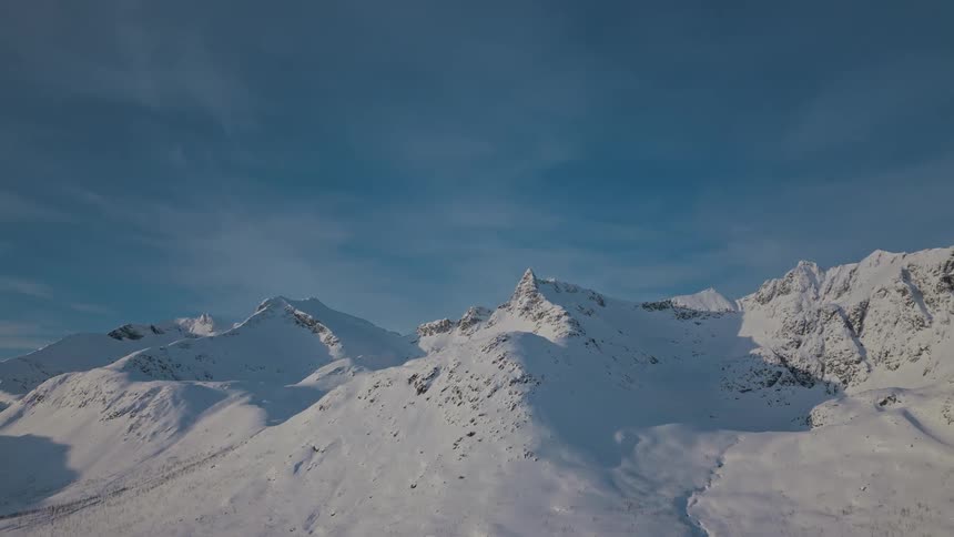 The view is of the arctic around the day time