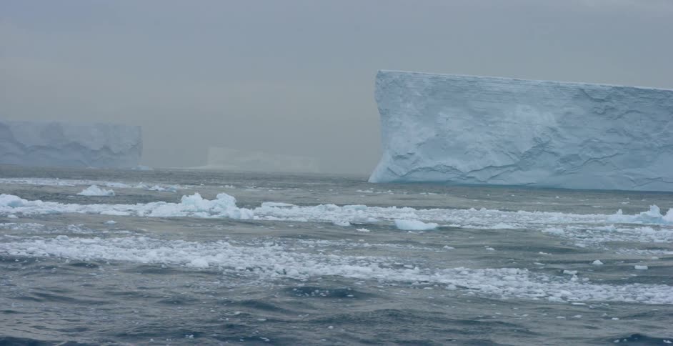 The icy water leads to large icebergs