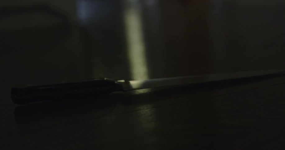 A knife falling on the floor