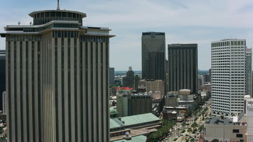 Long avenue stretches from near waterfront through downtown