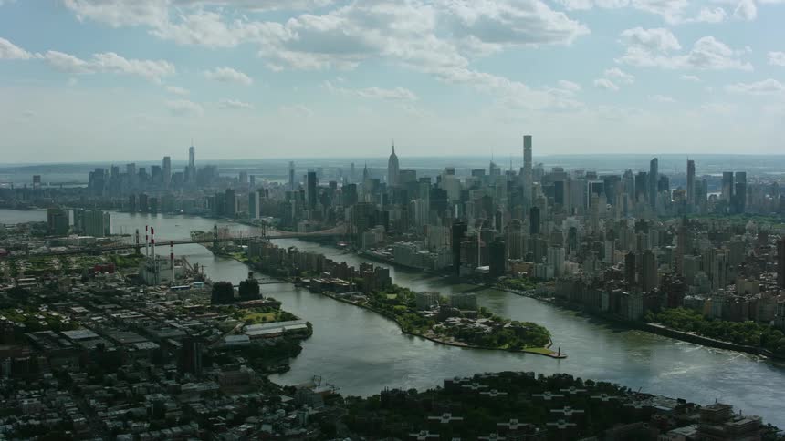 Aerial panoramic view of the roosevelt island in new york city at daytime