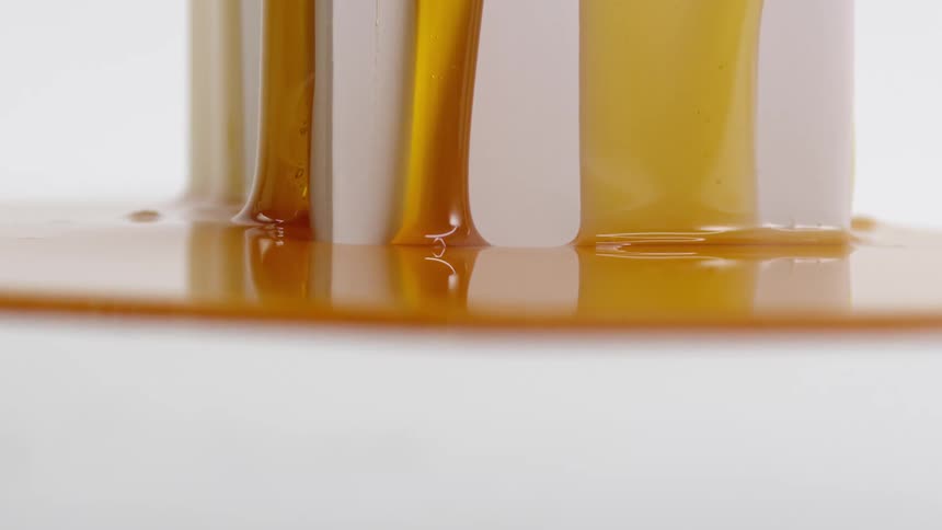 Close up of runny honey