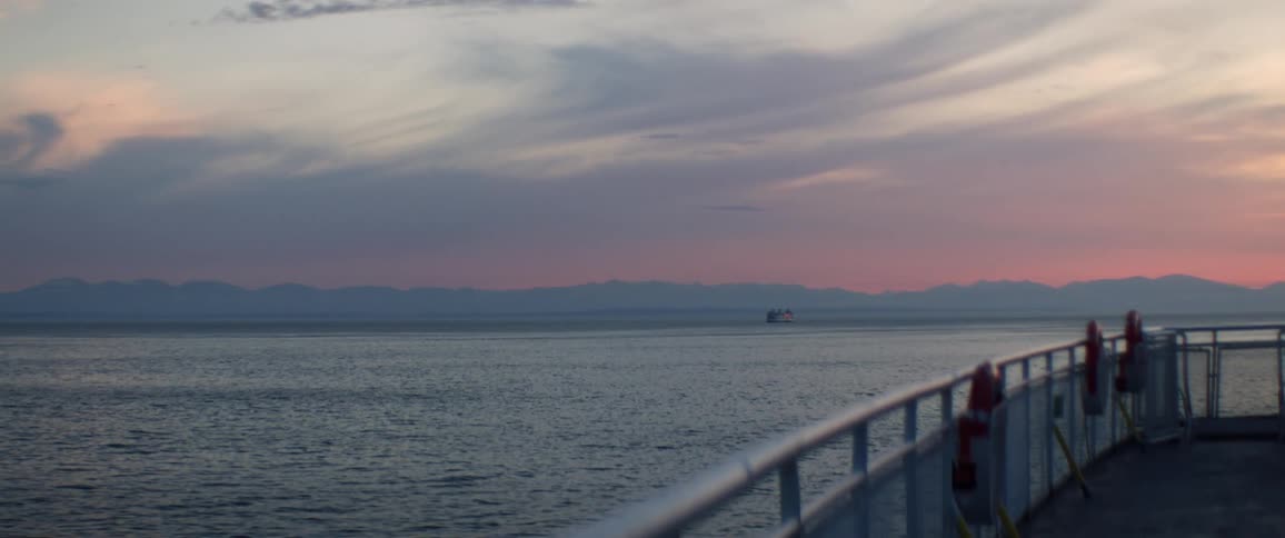 The ocean as seen from a ship dock