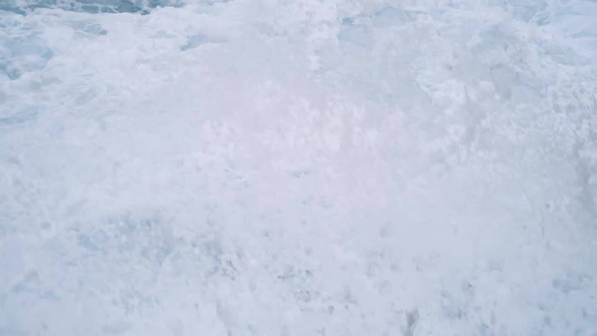 Strong ocean waves are moving in the ocean