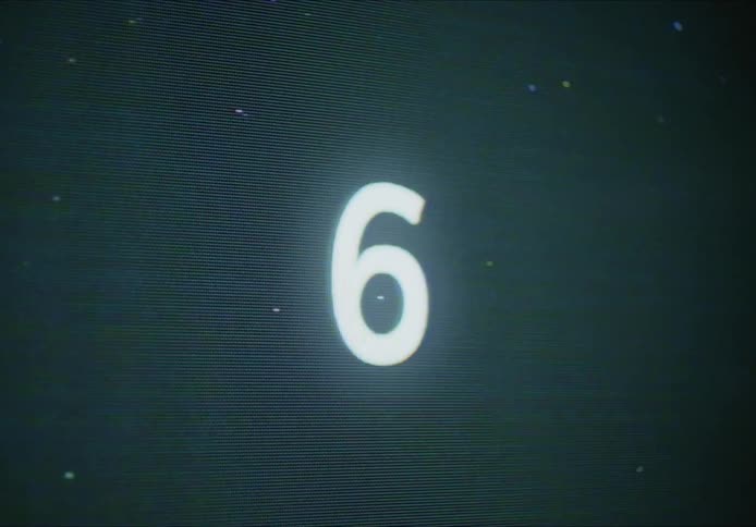 A screen with numbers from 1 to 10 in countdown