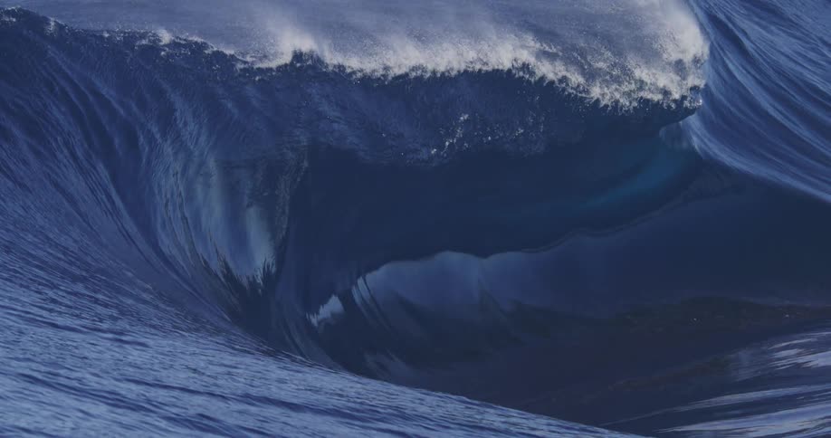 Ocean wave forming and breaking with extreme force