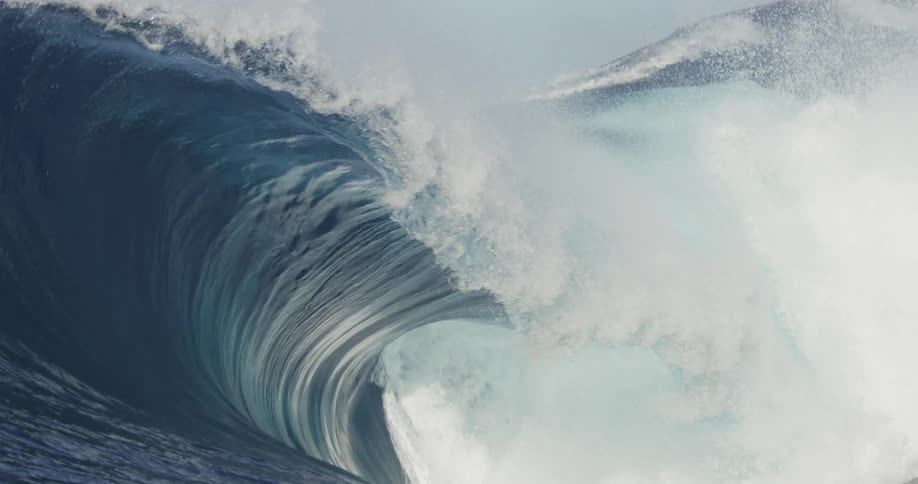 Waves crashing at the sea outdoors during day time