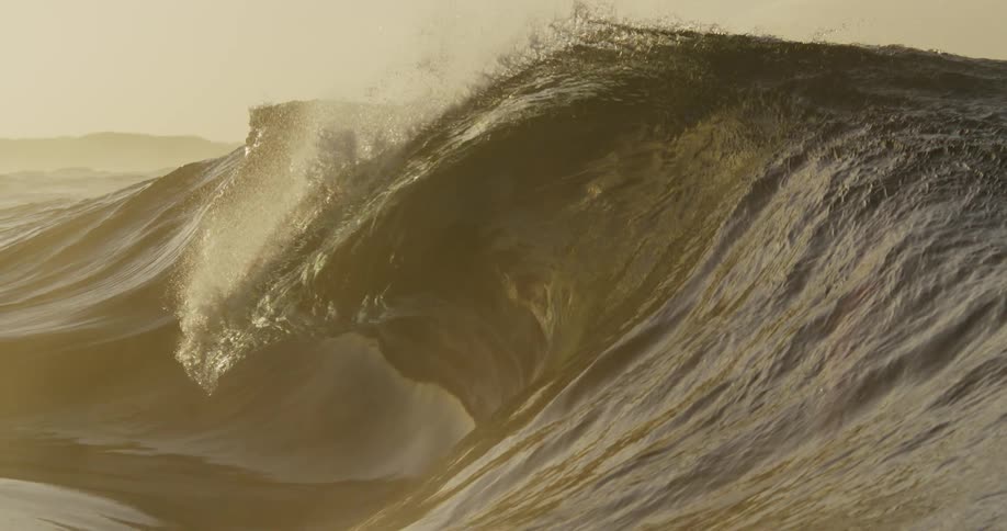 Giant wave crests and crashes
