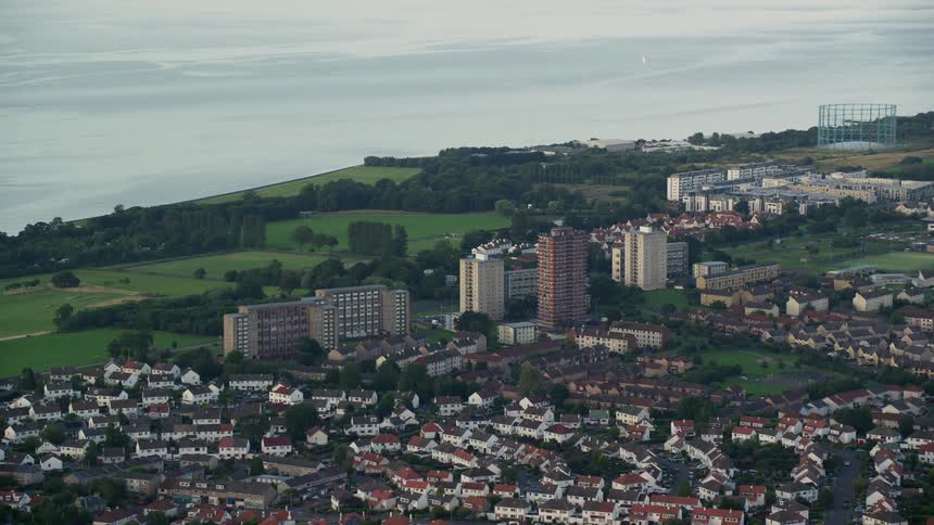 A metropolitan region close to a sea coast