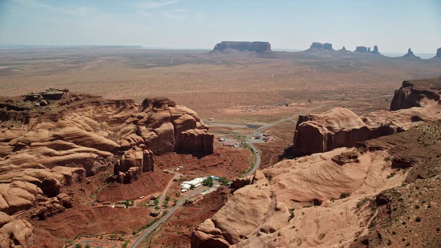 A building is in the middle of the canyon