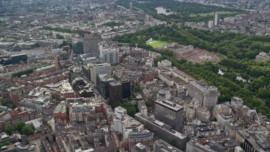 The park is in the middle of the city