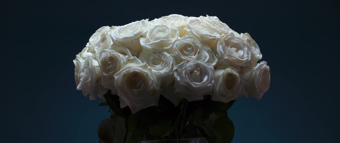 A bunch of roses in a vase