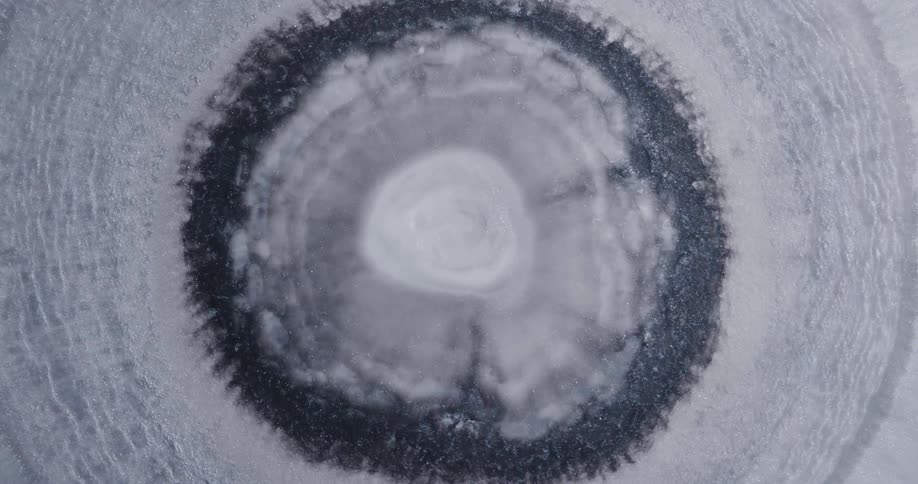 The screensaver has circles that are moving