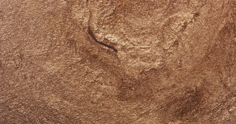 A sticky floating mud