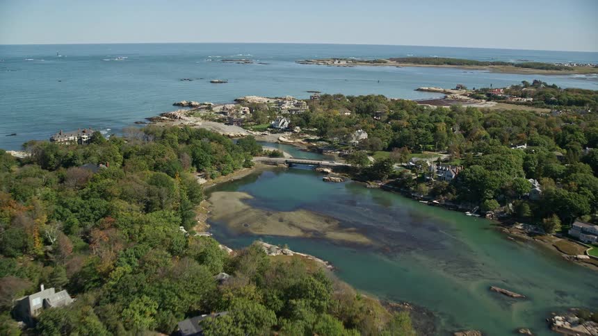 The islands have a few homes on them