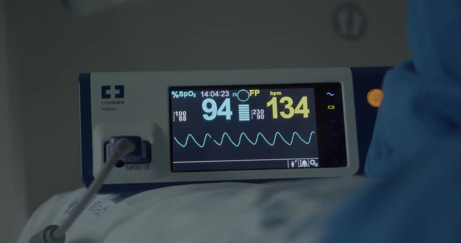 A medical device measuring blood pressure and heart rate