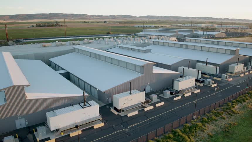 Pullback reveal along multiple buildings of a large data center complex