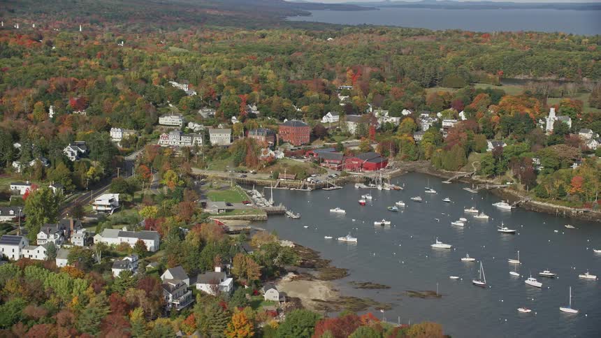 A small port in the rural town