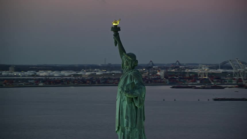 Statue of liberty at night in new york
