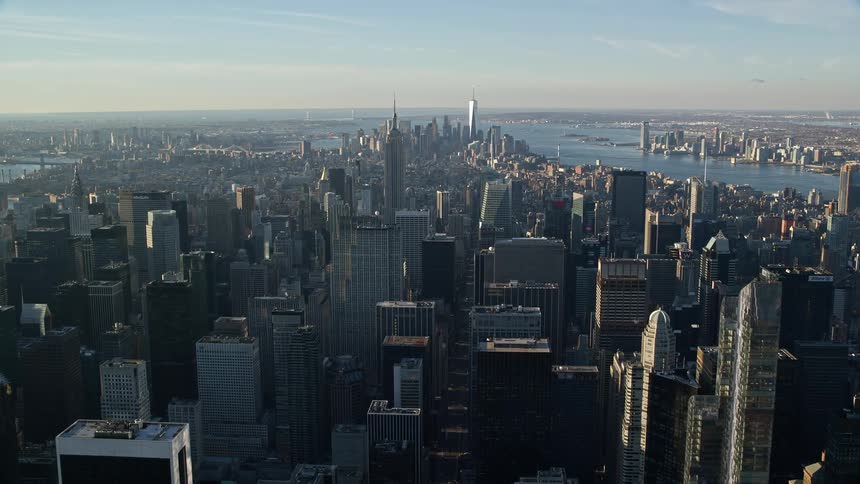 Skyline of skyscrapers in metropolitan city during daytime
