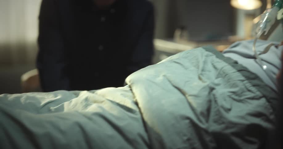 Visitors are visiting a hospital patient