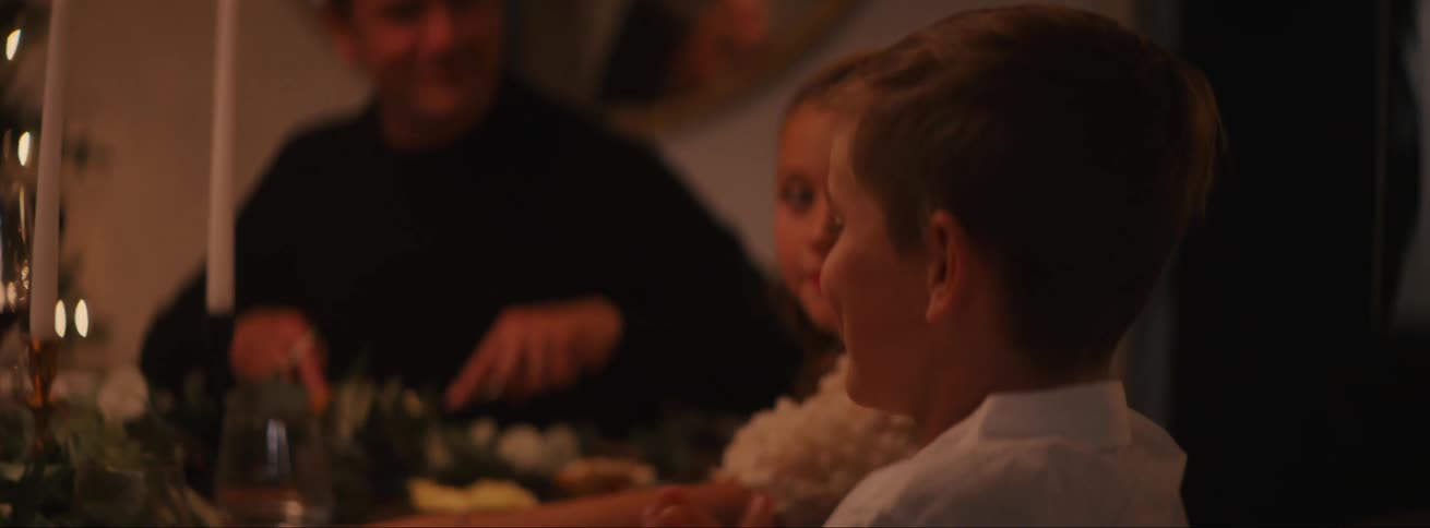 Family enjoy a christmas dinner