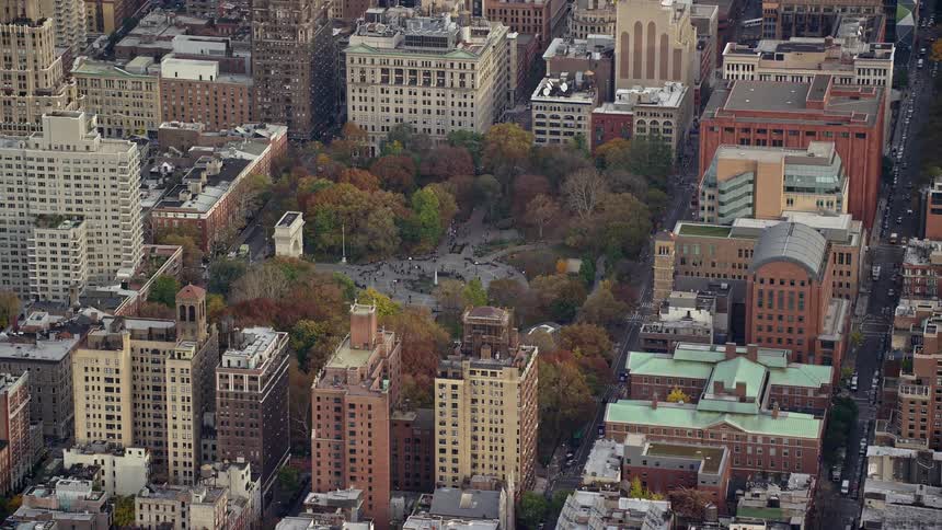 Aerial view of a metropolis with a central park