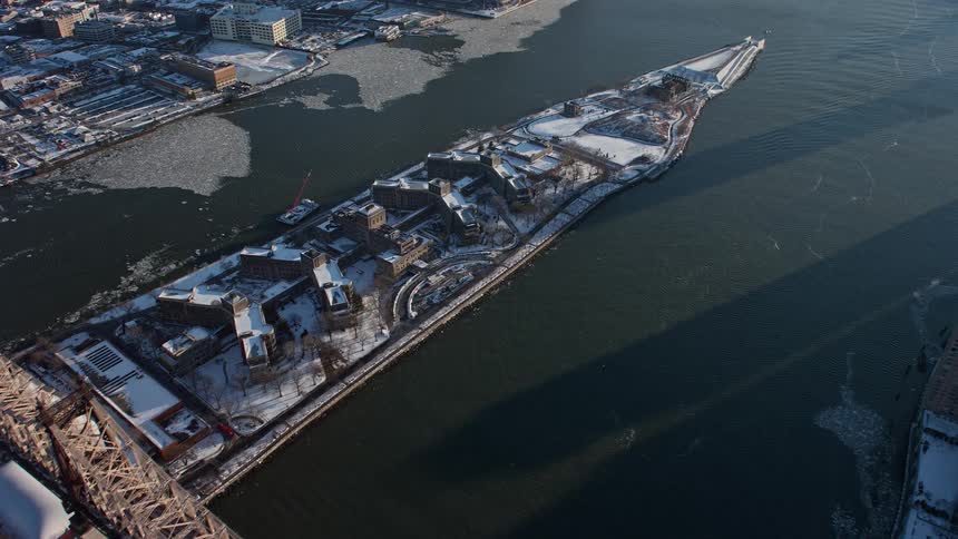 Aerial view of a bridge over an island in new york city