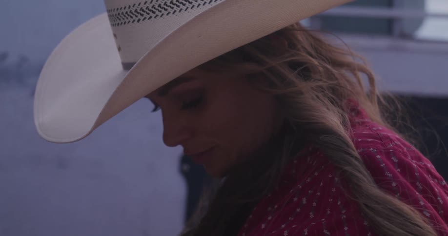 Portrait of a woman in cowboy hat