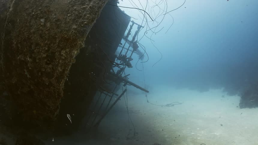 Shipwreck debris on the ocean floor