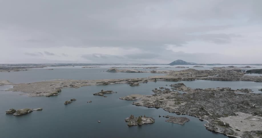 The water runs between the islands